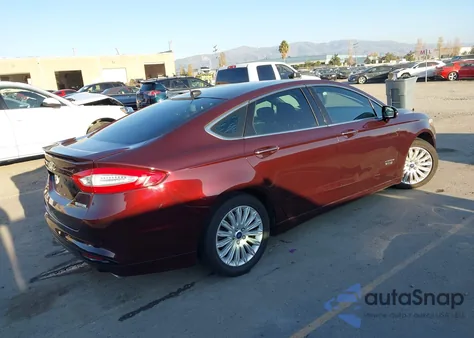 2013 Ford Fusion Energi Titanium from USA, damaged, VIN 3FA6P0SU9DR261404